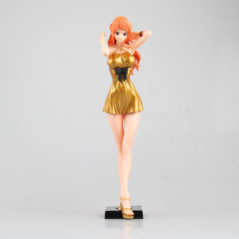 Figurine One Piece Nami Robe Dorée